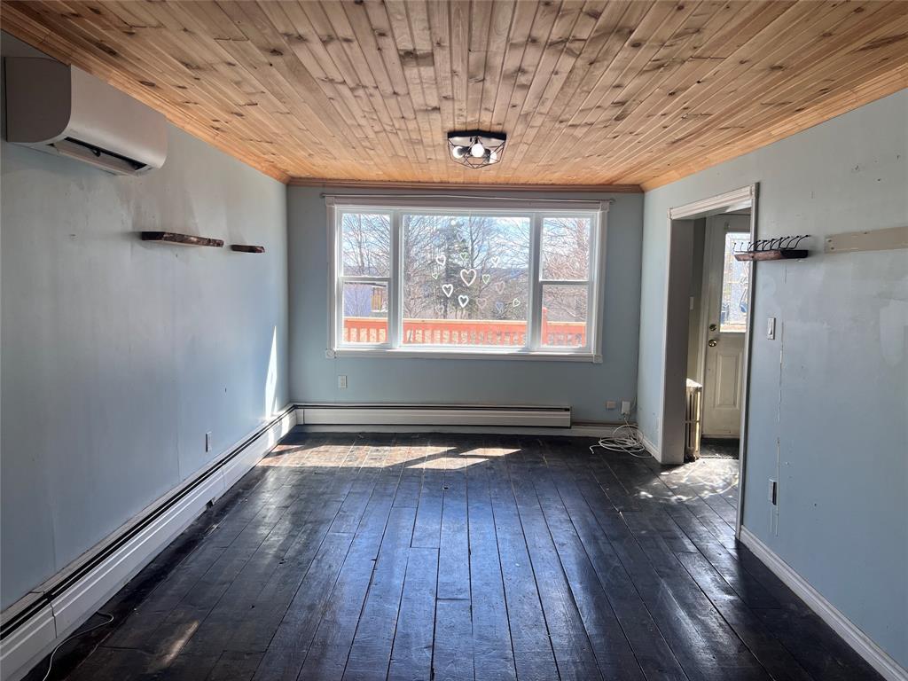 9-11 SMITH STREET, BAY ROBERTS, Newfoundland, Canada A0A 1G0, ,1 BathroomBathrooms,Residential,For Sale,SMITH STREET,6116