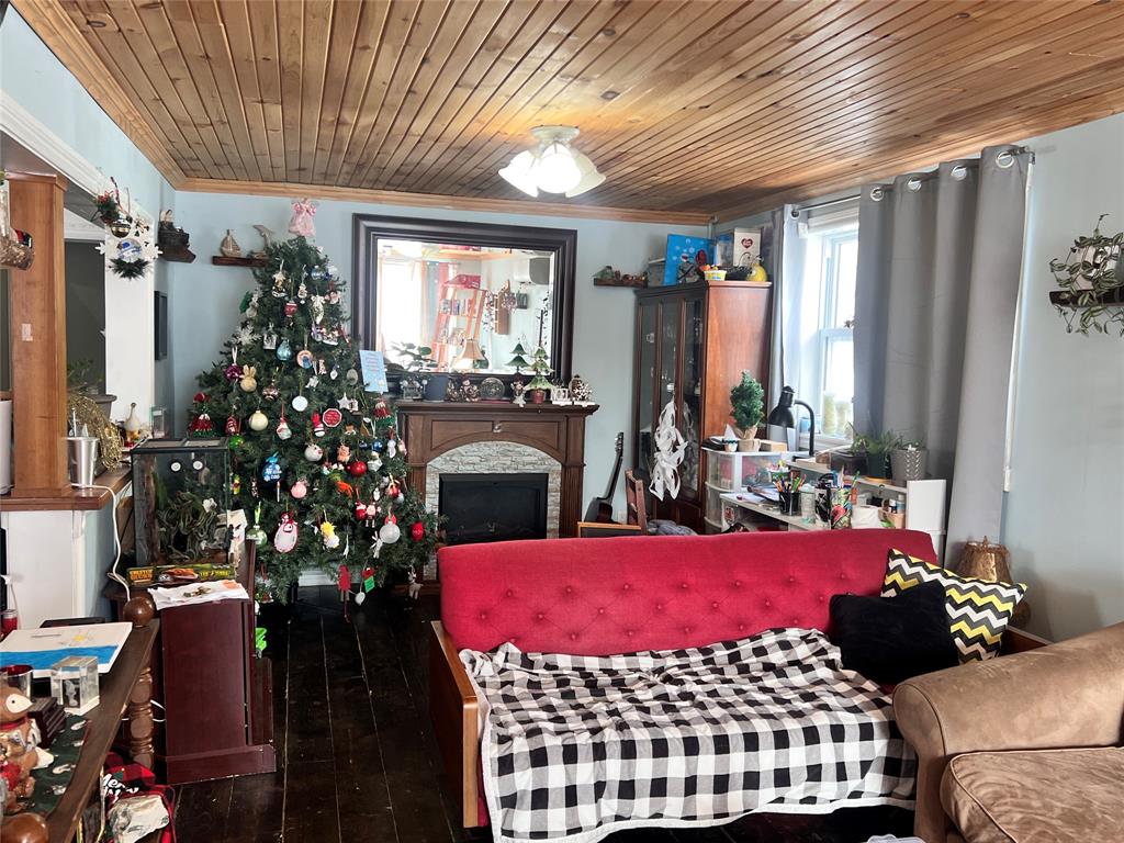 9-11 SMITH STREET, BAY ROBERTS, Newfoundland, Canada A0A 1G0, ,1 BathroomBathrooms,Residential,For Sale,SMITH STREET,6116