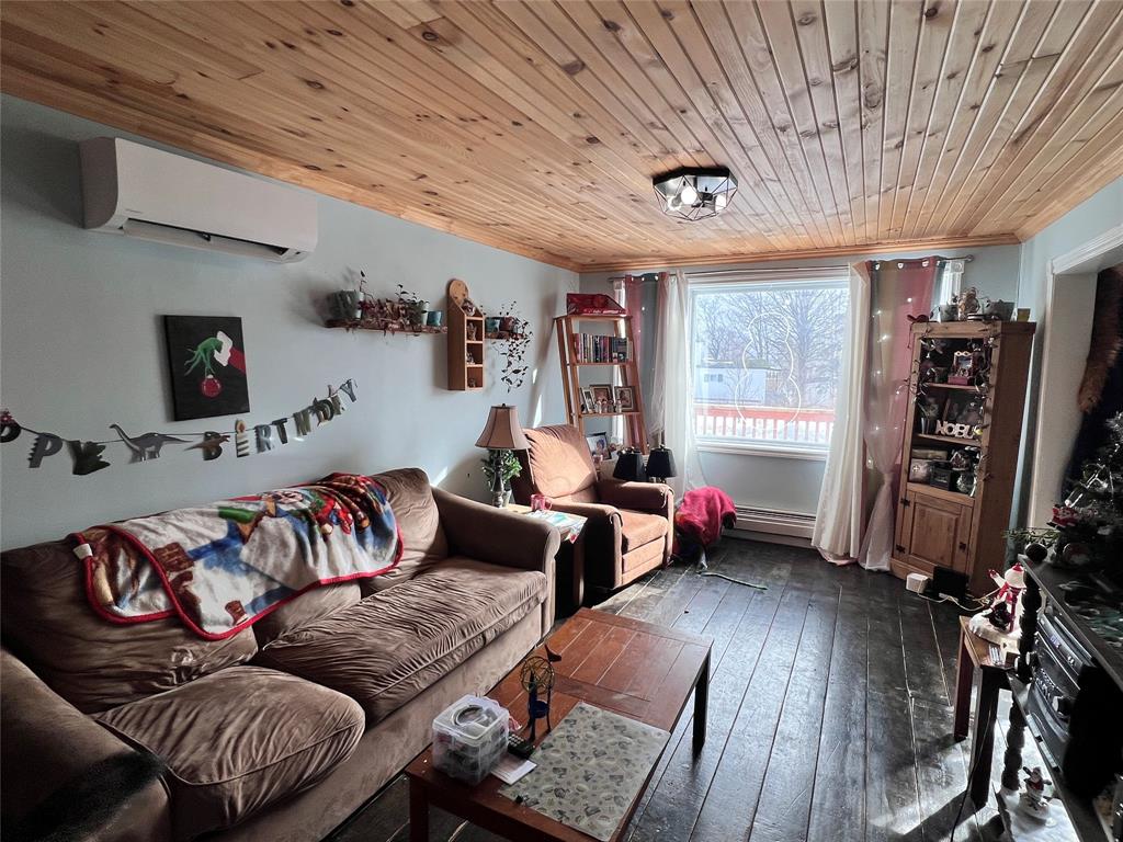 9-11 SMITH STREET, BAY ROBERTS, Newfoundland, Canada A0A 1G0, ,1 BathroomBathrooms,Residential,For Sale,SMITH STREET,6116