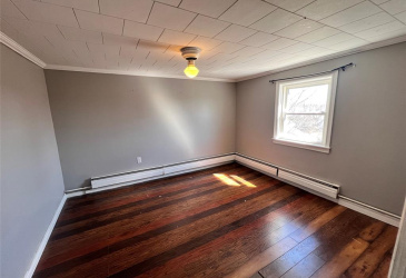 9-11 SMITH STREET, BAY ROBERTS, Newfoundland, Canada A0A 1G0, ,1 BathroomBathrooms,Residential,For Sale,SMITH STREET,6116