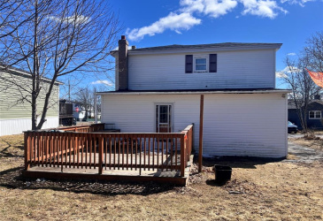 9-11 SMITH STREET, BAY ROBERTS, Newfoundland, Canada A0A 1G0, ,1 BathroomBathrooms,Residential,For Sale,SMITH STREET,6116