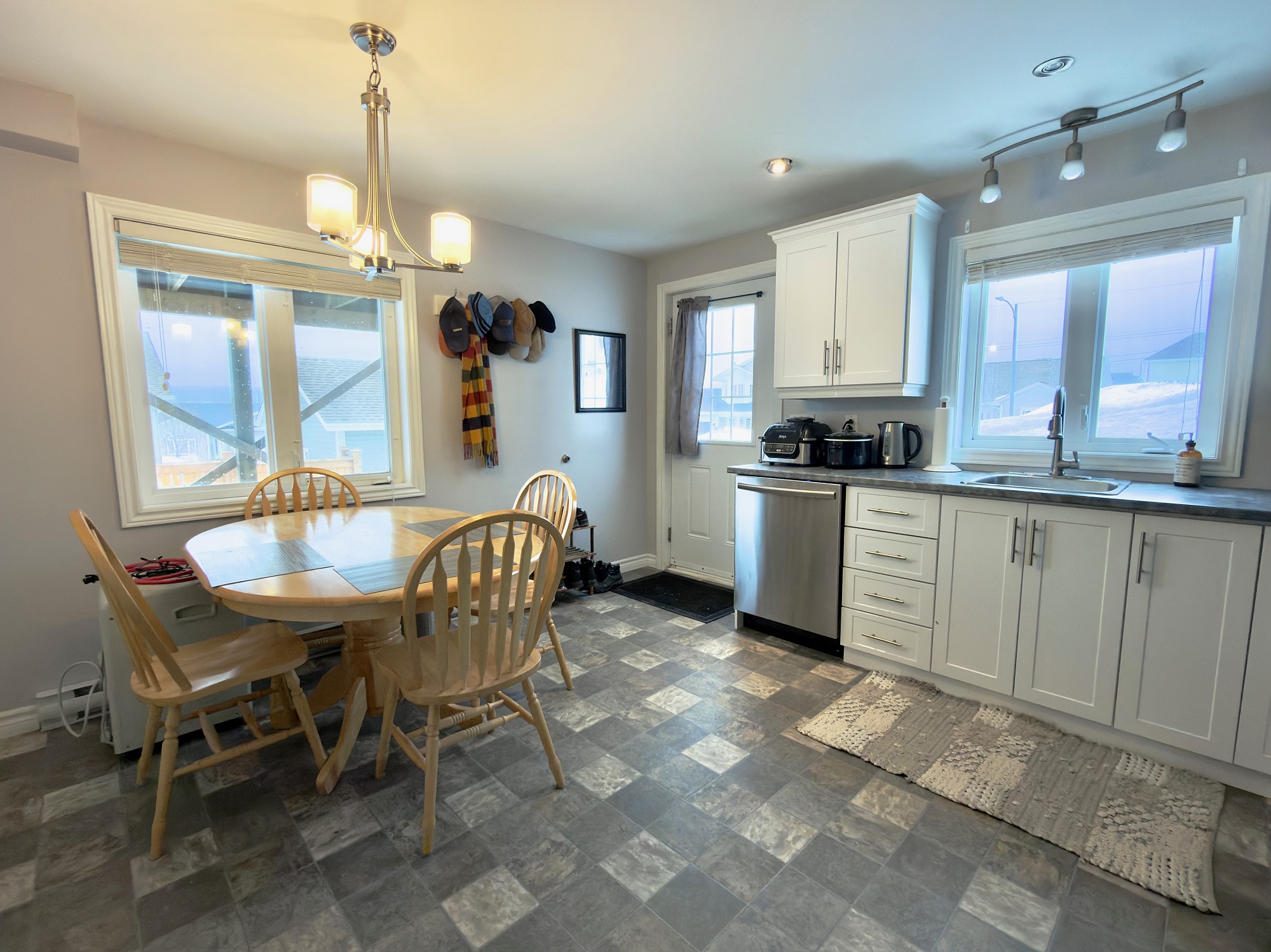 36 HOPEDALE CRESCENT, ST. JOHN'S, Newfoundland, Canada A1B 0B4, ,3 BathroomsBathrooms,Residential,For Sale,HOPEDALE CRESCENT,6121