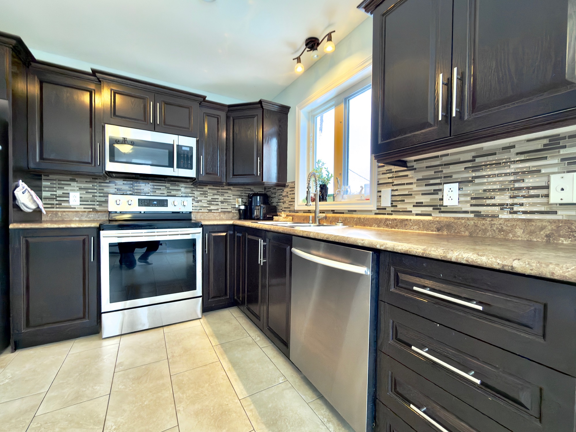 36 HOPEDALE CRESCENT, ST. JOHN'S, Newfoundland, Canada A1B 0B4, ,3 BathroomsBathrooms,Residential,For Sale,HOPEDALE CRESCENT,6121