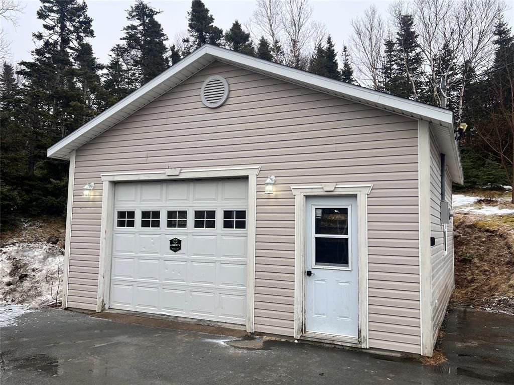 14-16 FARM ROAD, BAY ROBERTS, Newfoundland, Canada A0A 1G0, ,2 BathroomsBathrooms,Residential,For Sale,FARM ROAD,6122