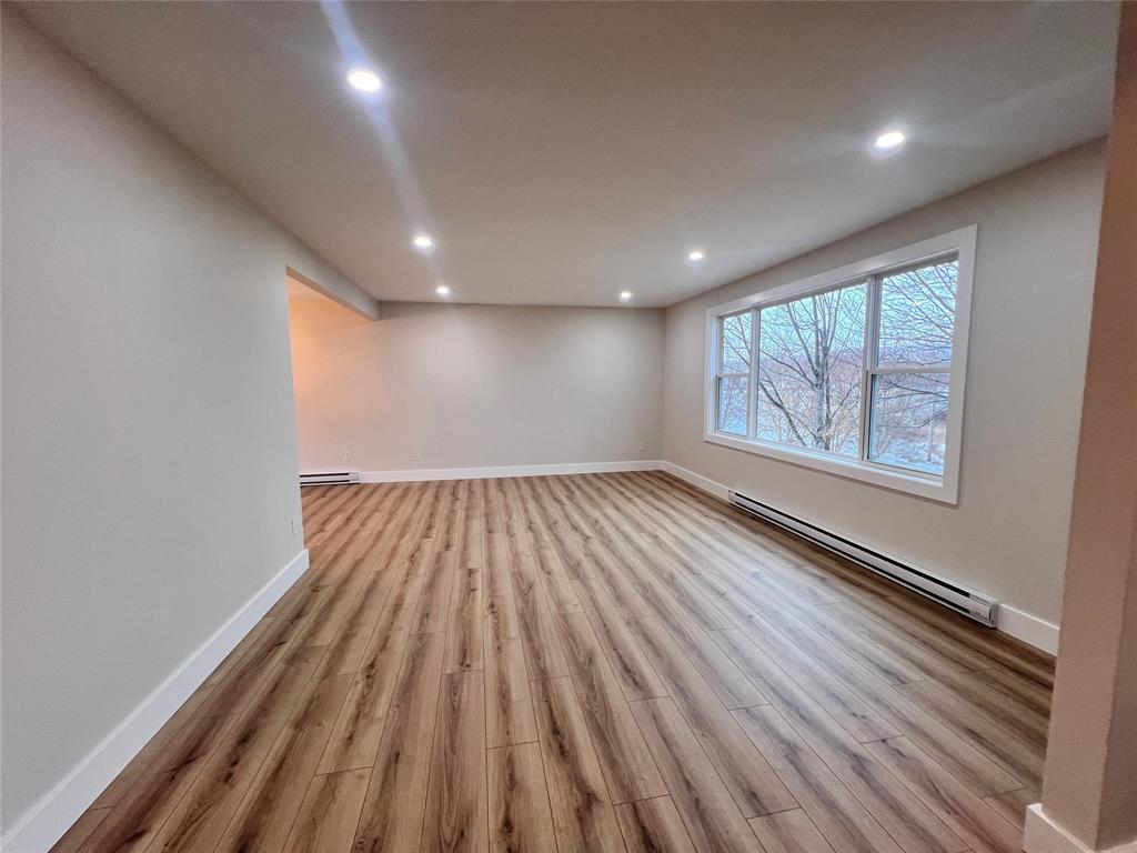 14-16 FARM ROAD, BAY ROBERTS, Newfoundland, Canada A0A 1G0, ,2 BathroomsBathrooms,Residential,For Sale,FARM ROAD,6122