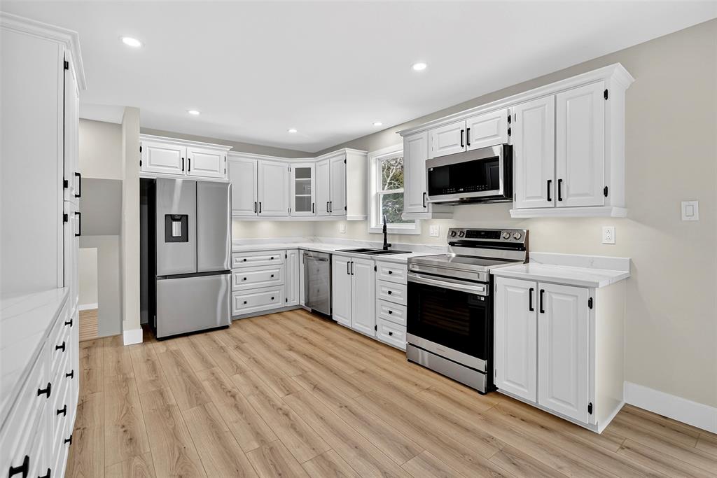 14-16 FARM ROAD, BAY ROBERTS, Newfoundland, Canada A0A 1G0, ,2 BathroomsBathrooms,Residential,For Sale,FARM ROAD,6122