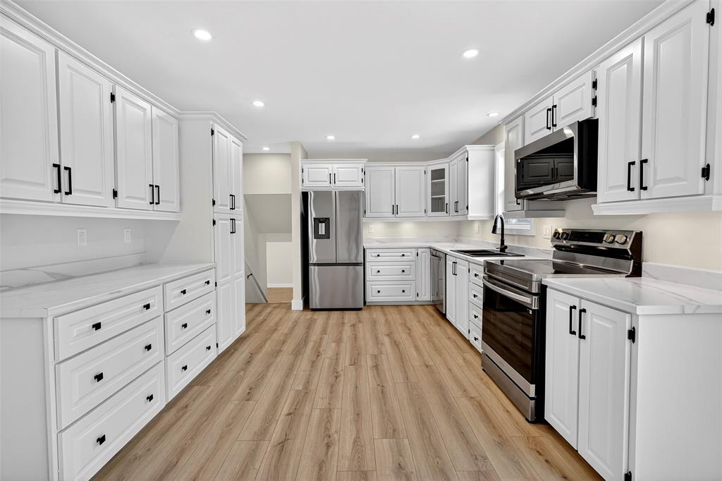 14-16 FARM ROAD, BAY ROBERTS, Newfoundland, Canada A0A 1G0, ,2 BathroomsBathrooms,Residential,For Sale,FARM ROAD,6122