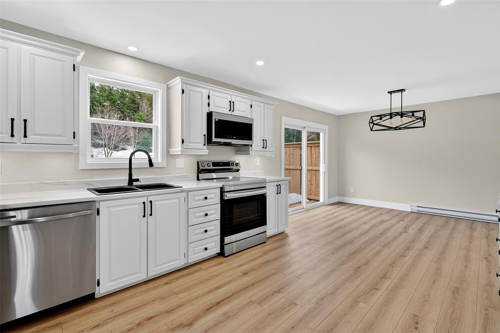 14-16 FARM ROAD, BAY ROBERTS, Newfoundland, Canada A0A 1G0, ,2 BathroomsBathrooms,Residential,For Sale,FARM ROAD,6122