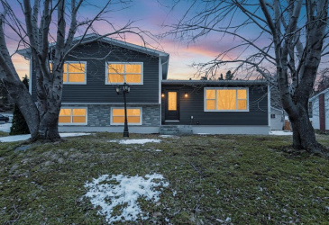 14-16 FARM ROAD, BAY ROBERTS, Newfoundland, Canada A0A 1G0, ,2 BathroomsBathrooms,Residential,For Sale,FARM ROAD,6122