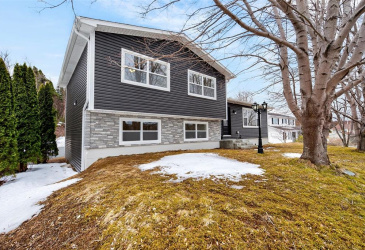 14-16 FARM ROAD, BAY ROBERTS, Newfoundland, Canada A0A 1G0, ,2 BathroomsBathrooms,Residential,For Sale,FARM ROAD,6122