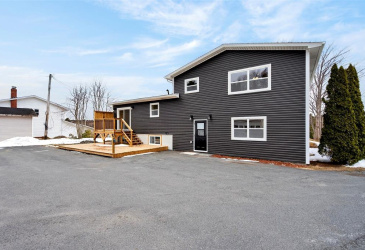 14-16 FARM ROAD, BAY ROBERTS, Newfoundland, Canada A0A 1G0, ,2 BathroomsBathrooms,Residential,For Sale,FARM ROAD,6122