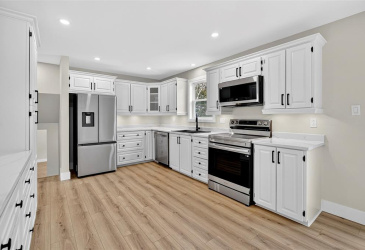 14-16 FARM ROAD, BAY ROBERTS, Newfoundland, Canada A0A 1G0, ,2 BathroomsBathrooms,Residential,For Sale,FARM ROAD,6122