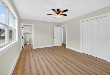 14-16 FARM ROAD, BAY ROBERTS, Newfoundland, Canada A0A 1G0, ,2 BathroomsBathrooms,Residential,For Sale,FARM ROAD,6122