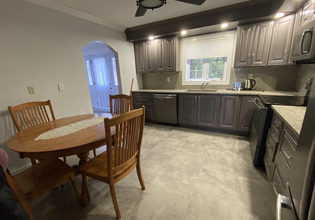 35 RATTLEY ROW, BRIGUS, Newfoundland, Canada A0A 1K0, ,1 BathroomBathrooms,Residential,For Sale,RATTLEY ROW,6128