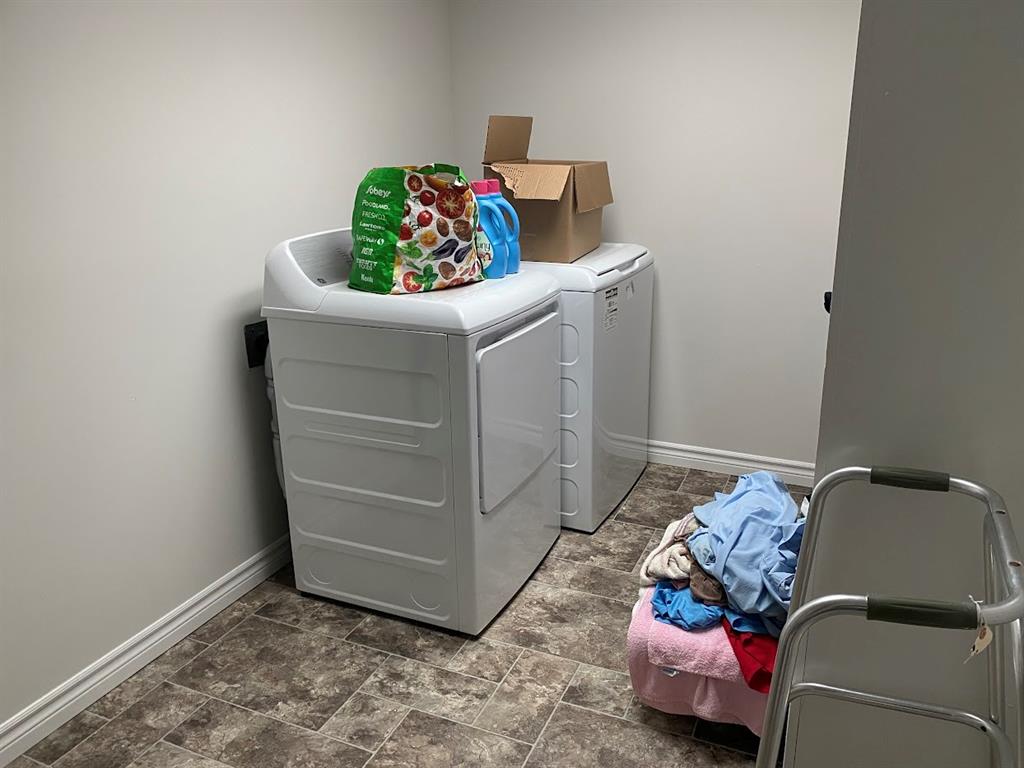 35 RATTLEY ROW, BRIGUS, Newfoundland, Canada A0A 1K0, ,1 BathroomBathrooms,Residential,For Sale,RATTLEY ROW,6128