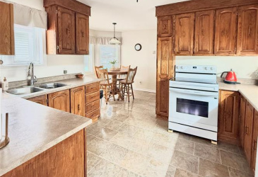 2 ELLIOTT PLACE, CLARENVILLE, Newfoundland, Canada A5A 2B8, ,1 BathroomBathrooms,Residential,For Sale,ELLIOTT PLACE,6131