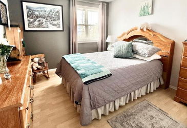 2 ELLIOTT PLACE, CLARENVILLE, Newfoundland, Canada A5A 2B8, ,1 BathroomBathrooms,Residential,For Sale,ELLIOTT PLACE,6131