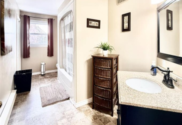 2 ELLIOTT PLACE, CLARENVILLE, Newfoundland, Canada A5A 2B8, ,1 BathroomBathrooms,Residential,For Sale,ELLIOTT PLACE,6131