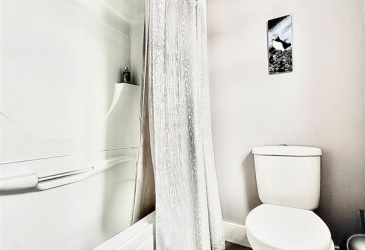 2 POPLAR ROAD, CLARENVILLE, Newfoundland, Canada A5A 1W1, ,1 BathroomBathrooms,Residential,For Sale,POPLAR ROAD,6132