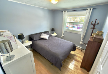 23 CHURCH ROAD, CLARENVILLE, Newfoundland, Canada A5A 4E8, ,1 BathroomBathrooms,Residential,For Sale,CHURCH ROAD,6138