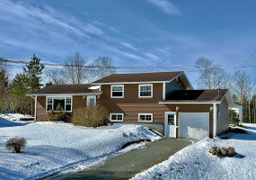 23 CHURCH ROAD, CLARENVILLE, Newfoundland, Canada A5A 4E8, ,1 BathroomBathrooms,Residential,For Sale,CHURCH ROAD,6138