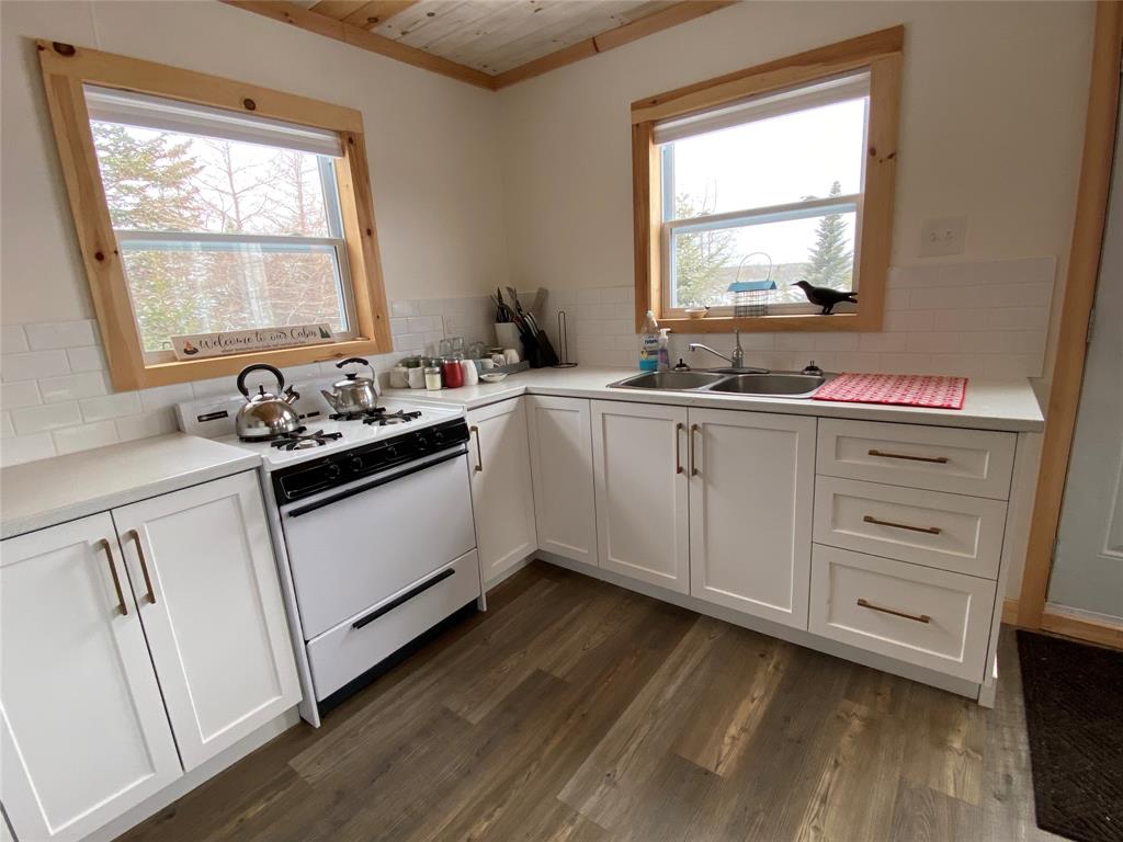 5 GULL POND, NEW HARBOUR, Newfoundland, Canada A0G 1G0, ,1 BathroomBathrooms,Residential,For Sale,GULL POND,6140