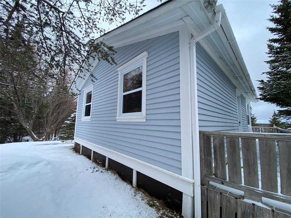 5 GULL POND, NEW HARBOUR, Newfoundland, Canada A0G 1G0, ,1 BathroomBathrooms,Residential,For Sale,GULL POND,6140