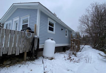 5 GULL POND, NEW HARBOUR, Newfoundland, Canada A0G 1G0, ,1 BathroomBathrooms,Residential,For Sale,GULL POND,6140