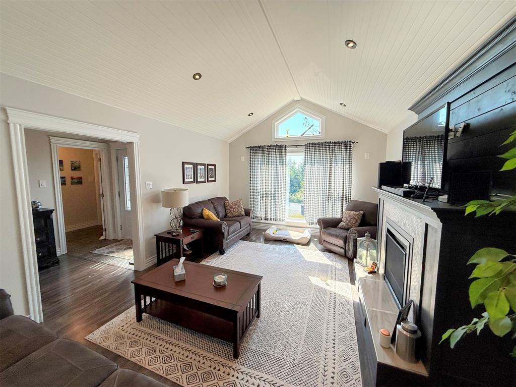 16 PARK CRESCENT, CATALINA, Newfoundland, Canada A0C 1J0, ,2 BathroomsBathrooms,Residential,For Sale,PARK CRESCENT,6142