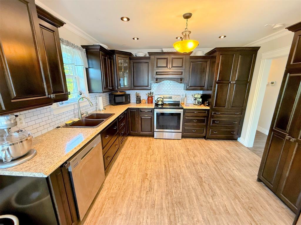 16 PARK CRESCENT, CATALINA, Newfoundland, Canada A0C 1J0, ,2 BathroomsBathrooms,Residential,For Sale,PARK CRESCENT,6142