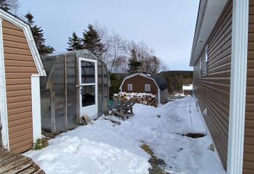 5 SNOW'S POND ROAD, NORTH RIVER, Newfoundland, Canada A0A 1C0, ,2 BathroomsBathrooms,Residential,For Sale,SNOW'S POND ROAD,6147