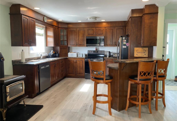 5 SNOW'S POND ROAD, NORTH RIVER, Newfoundland, Canada A0A 1C0, ,2 BathroomsBathrooms,Residential,For Sale,SNOW'S POND ROAD,6147