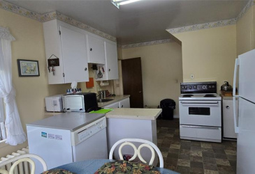 661 MAIN STREET, BURIN, Newfoundland, Canada A0E 1E0, ,1 BathroomBathrooms,Residential,For Sale,MAIN STREET,6151