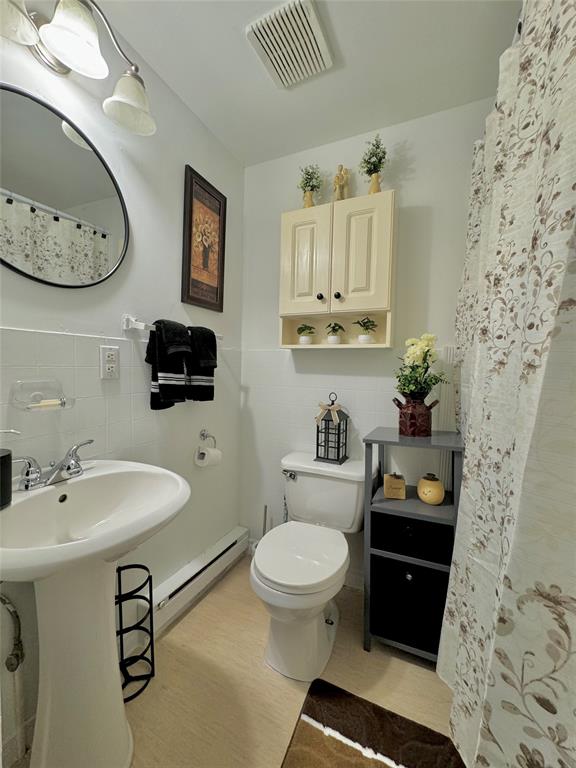 7 VARDY'S AVENUE, CLARENVILLE, Newfoundland, Canada A5A 2A4, ,7 BathroomsBathrooms,Residential,For Sale,VARDY'S AVENUE,6152