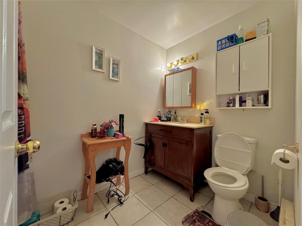 7 VARDY'S AVENUE, CLARENVILLE, Newfoundland, Canada A5A 2A4, ,7 BathroomsBathrooms,Residential,For Sale,VARDY'S AVENUE,6152