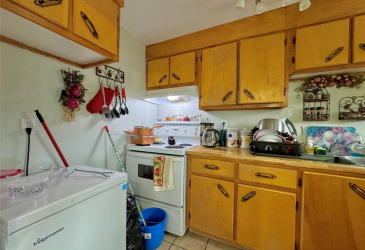 7 VARDY'S AVENUE, CLARENVILLE, Newfoundland, Canada A5A 2A4, ,7 BathroomsBathrooms,Residential,For Sale,VARDY'S AVENUE,6152