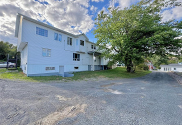 7 VARDY'S AVENUE, CLARENVILLE, Newfoundland, Canada A5A 2A4, ,7 BathroomsBathrooms,Residential,For Sale,VARDY'S AVENUE,6152