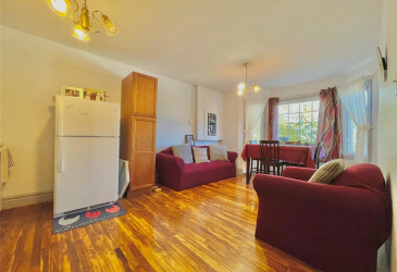 7 VARDY'S AVENUE, CLARENVILLE, Newfoundland, Canada A5A 2A4, ,7 BathroomsBathrooms,Residential,For Sale,VARDY'S AVENUE,6152