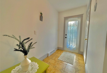 7 VARDY'S AVENUE, CLARENVILLE, Newfoundland, Canada A5A 2A4, ,7 BathroomsBathrooms,Residential,For Sale,VARDY'S AVENUE,6152