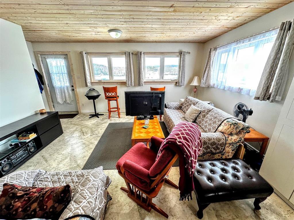 203 MARINE DRIVE, CLARENVILLE, Newfoundland, Canada A5A 1M6, ,2 BathroomsBathrooms,Commercial,For Sale,MARINE DRIVE,6154