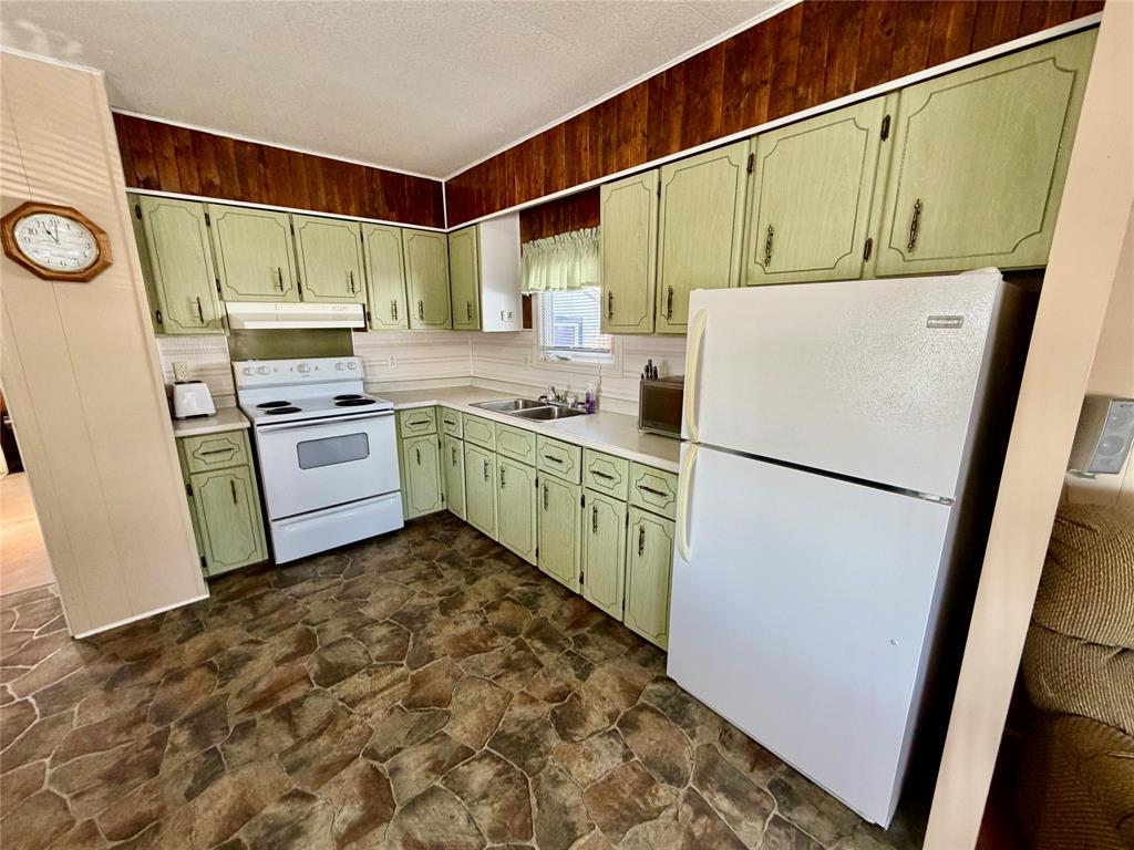 14 FAIRVIEW COURT, CLARENVILLE, Newfoundland, Canada A5A 4G5, ,1 BathroomBathrooms,Residential,For Sale,FAIRVIEW COURT,6156