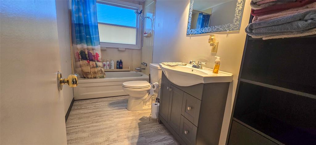 98 MAIN ROAD, BROOKSIDE, Newfoundland, Canada A0E 1C0, ,1 BathroomBathrooms,Residential,For Sale,MAIN ROAD,6157