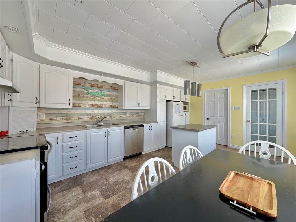 58 MOUNTAIN VIEW ROAD, SALVAGE, Newfoundland, Canada A0G 3X0, ,4 BathroomsBathrooms,Residential,For Sale,MOUNTAIN VIEW ROAD,6160