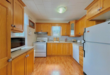 58 MOUNTAIN VIEW ROAD, SALVAGE, Newfoundland, Canada A0G 3X0, ,4 BathroomsBathrooms,Residential,For Sale,MOUNTAIN VIEW ROAD,6160