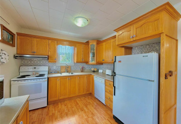 58 MOUNTAIN VIEW ROAD, SALVAGE, Newfoundland, Canada A0G 3X0, ,4 BathroomsBathrooms,Residential,For Sale,MOUNTAIN VIEW ROAD,6160