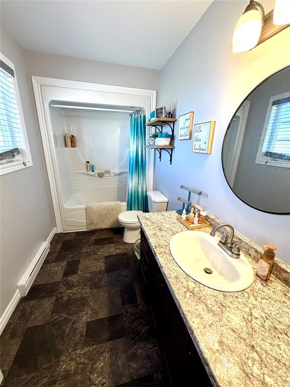 5 ELIZABETH PLACE, CLARENVILLE, Newfoundland, Canada A5A 0C8, ,2 BathroomsBathrooms,Residential,For Sale,ELIZABETH PLACE,6162