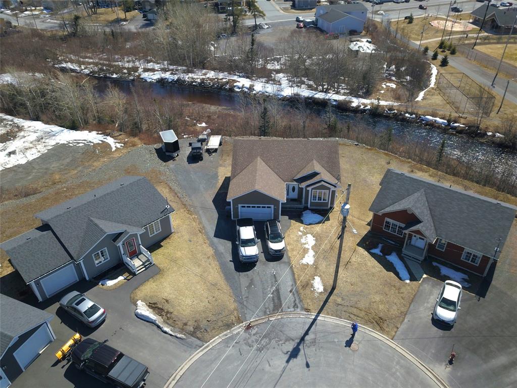 5 ELIZABETH PLACE, CLARENVILLE, Newfoundland, Canada A5A 0C8, ,2 BathroomsBathrooms,Residential,For Sale,ELIZABETH PLACE,6162