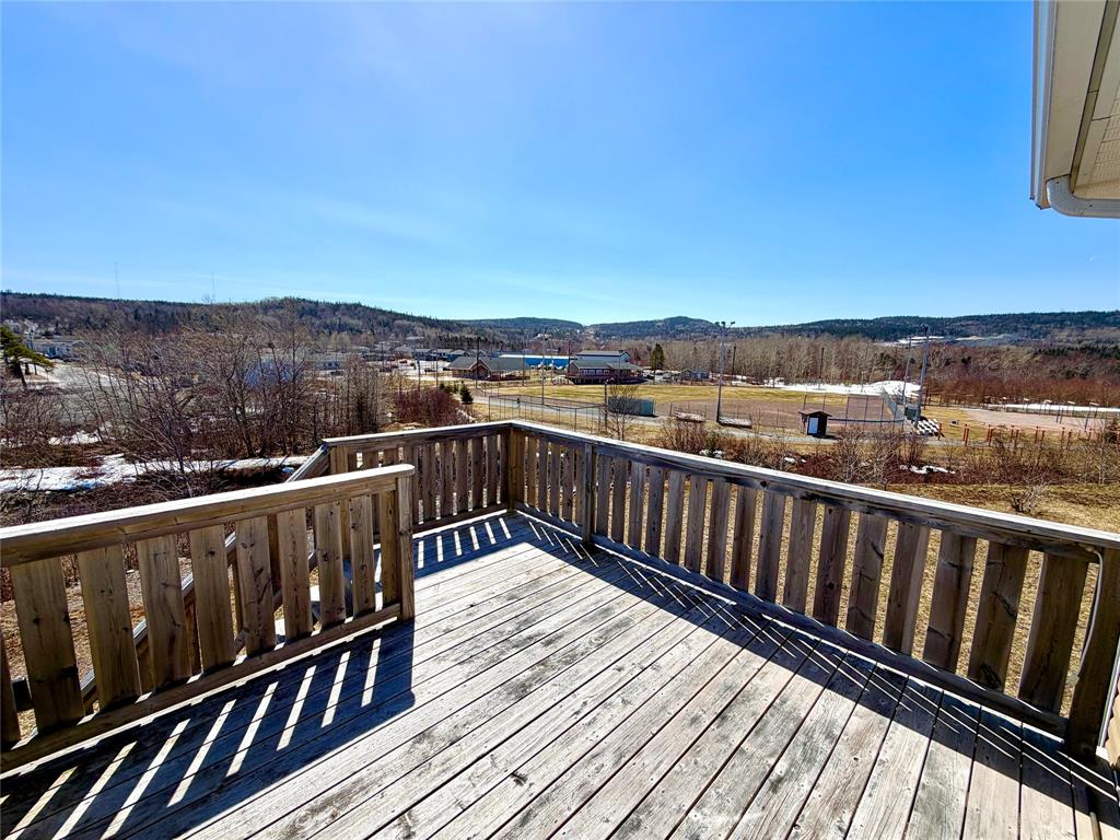 5 ELIZABETH PLACE, CLARENVILLE, Newfoundland, Canada A5A 0C8, ,2 BathroomsBathrooms,Residential,For Sale,ELIZABETH PLACE,6162