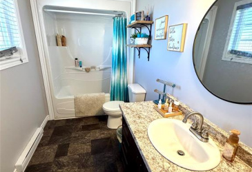 5 ELIZABETH PLACE, CLARENVILLE, Newfoundland, Canada A5A 0C8, ,2 BathroomsBathrooms,Residential,For Sale,ELIZABETH PLACE,6162