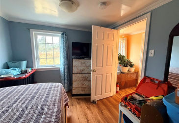 11 SOUTHERN COVE ROAD, CHAPEL ARM, Newfoundland, Canada A0B 1L0, ,1 BathroomBathrooms,Residential,For Sale,SOUTHERN COVE ROAD,6163
